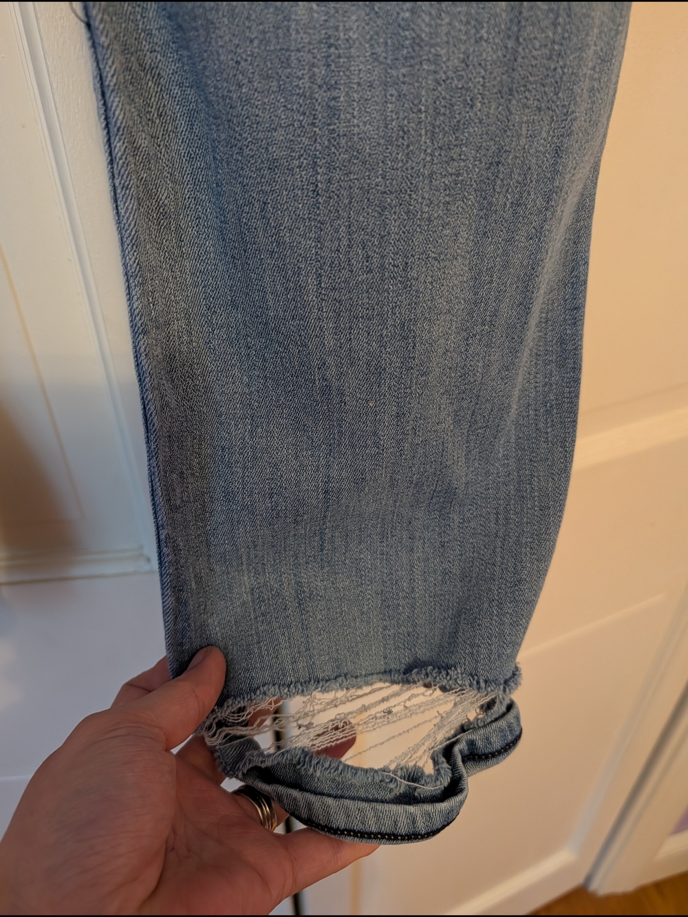 Express Mid Rise Barely Boot Jeans - Picture 5 of 8